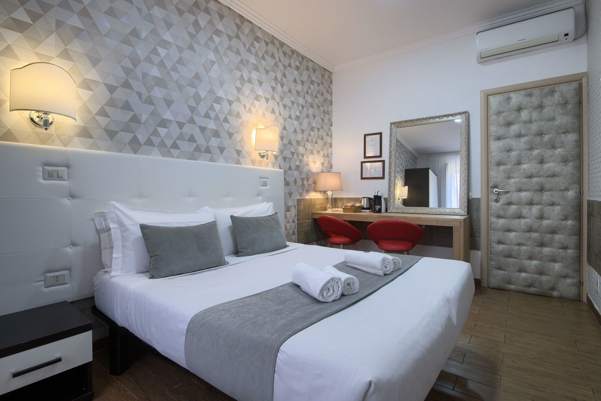 Domus Pietro Inn Рим Экстерьер фото